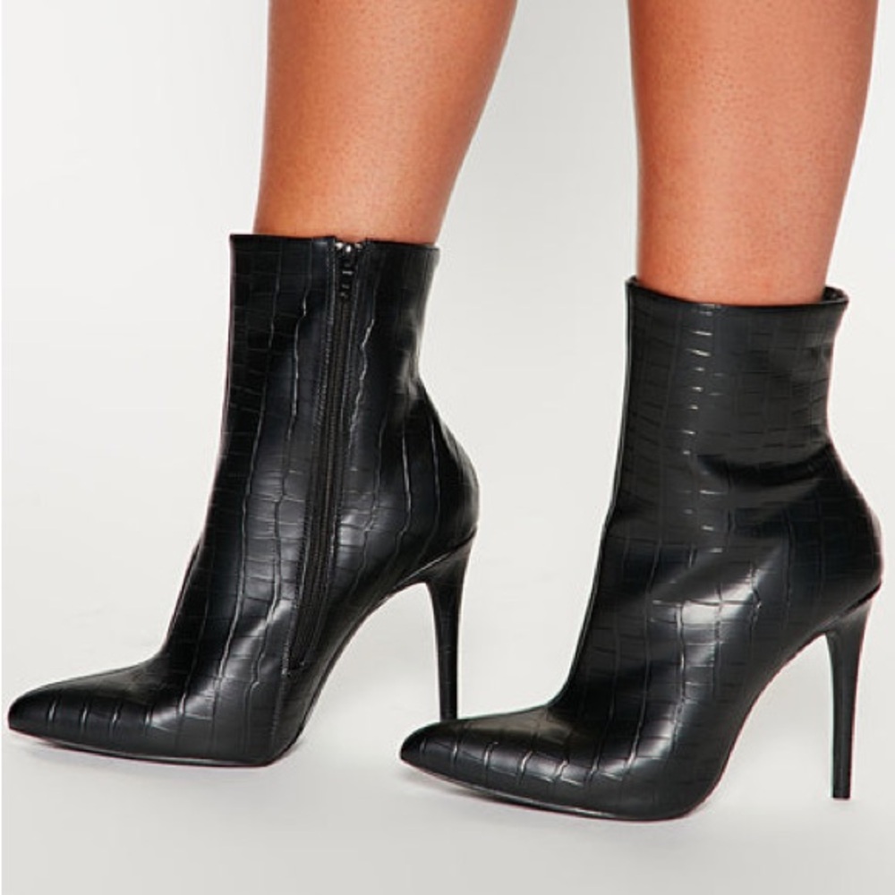 FASHION NOVA “Last Minute Booties”